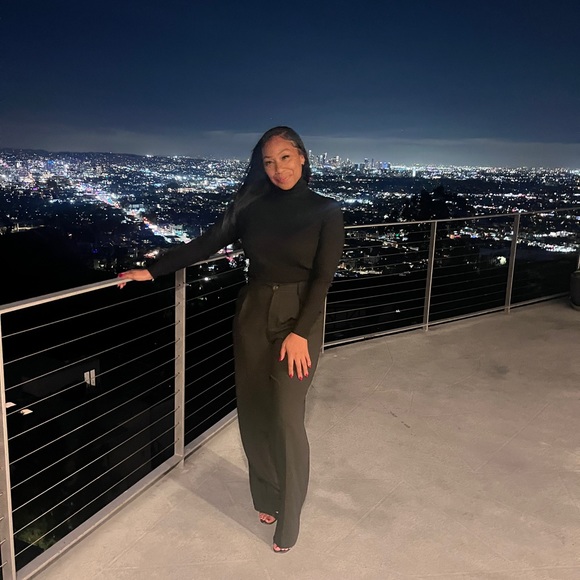 Meet the Posher, Dominique - Picture 3 of 4